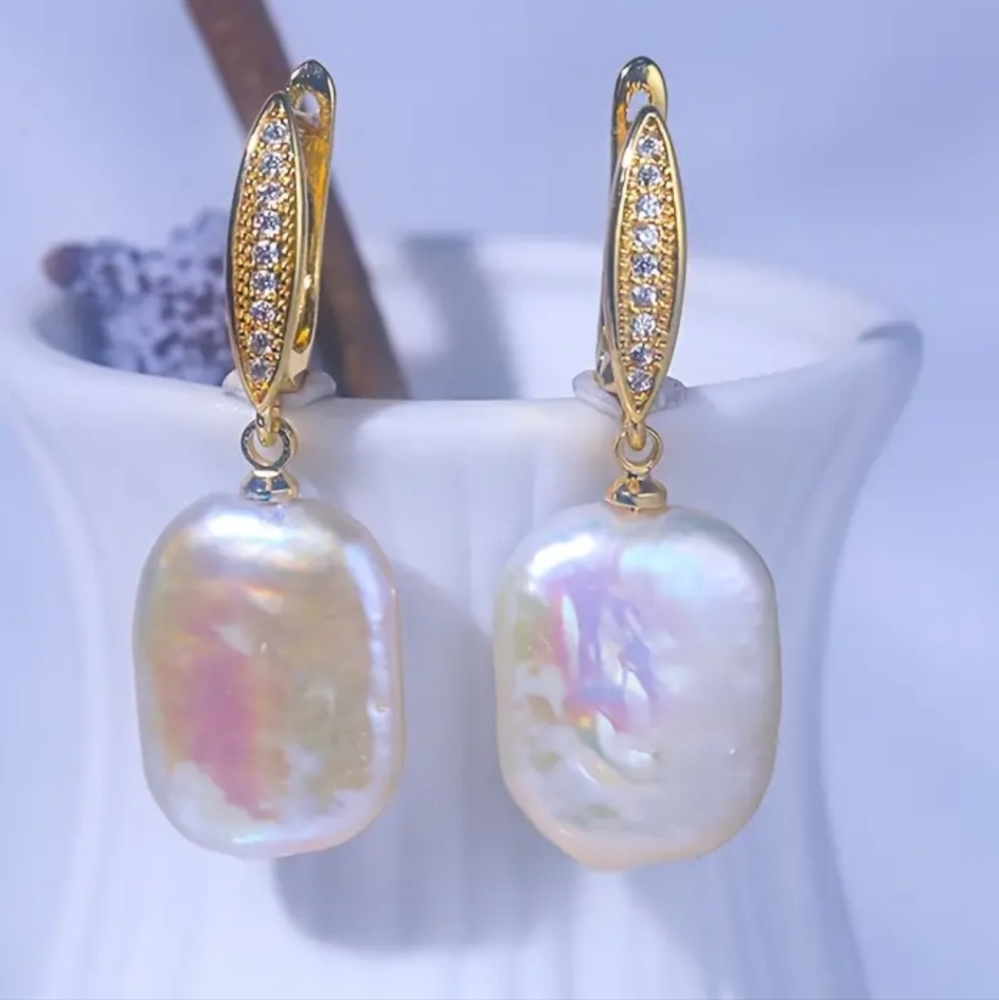 Elegant Boho Style Natural Freshwater Pearl Dangle Earrings.